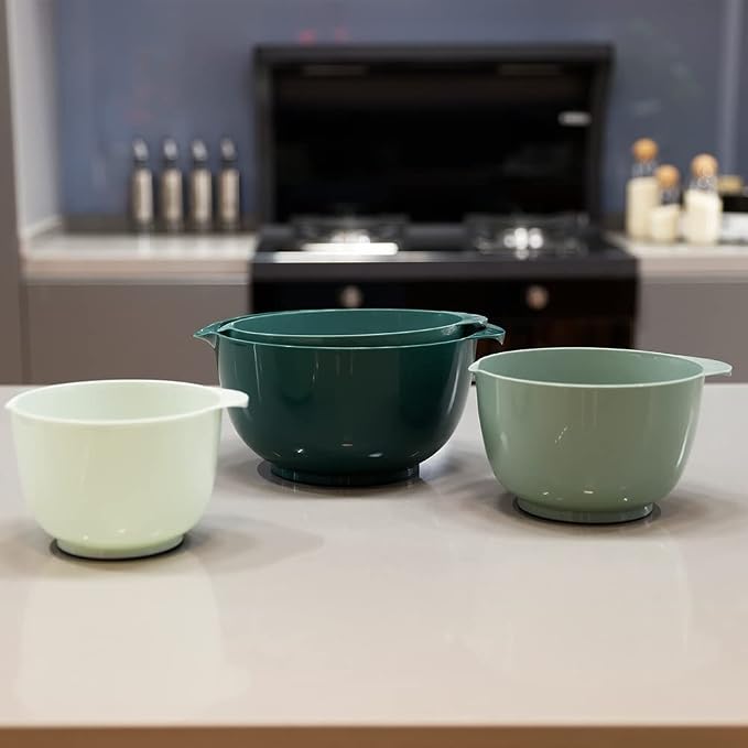 BoxedHome Plastic Mixing Bowl Set of 4, BPA free | 4.5,3.5,2.5 & 1.7qt, Microwave Safe
