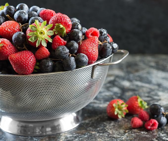 Bellemain 3 Qt Metal Colander with Handle | Pasta, Spaghetti, Berry, Fruit, Vegetable, Kitchen Food Strainer Basket | Premium Stainless Steel Colander Bowl | Pot Drainer for Cooking, Sifter Strainer