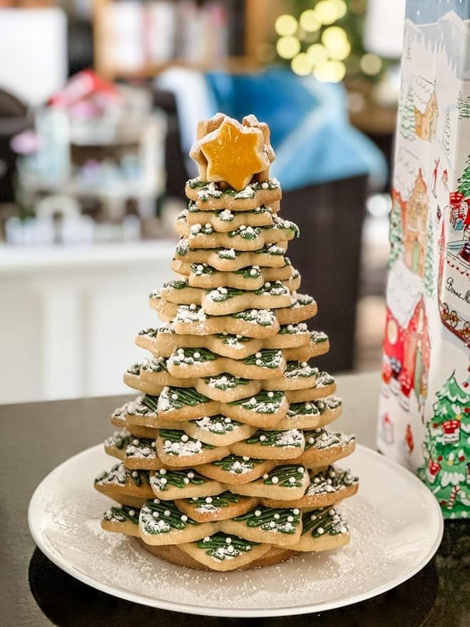 Snowflake Cookie Cutter Set, 9 PCS Snowflake Shaped Biscuit Molds, 3D Christmas Tree Cookies with Like Cookie Display, 4.6in~1.5in Cutter for Holiday Winter Christmas, Come with Storage Box