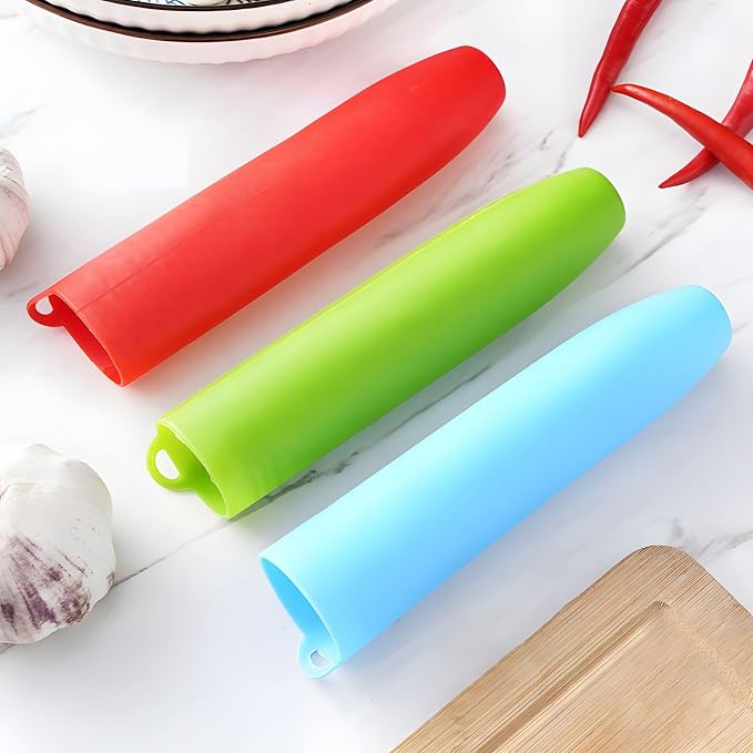 Silicone Garlic Peeler Tube- Garlic Roller Peeling Tube Tool Garlic Odorfree Peel Garlic Easy Roll Tube Useful Kitchen Gadgets (Blue)