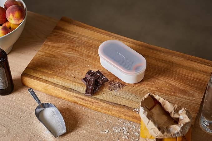 Fiskars Box Grater, With Container, Dimensions: 16.8 x 9.0 cm, Metal/Synthetic Material, Functional Form, 1019530