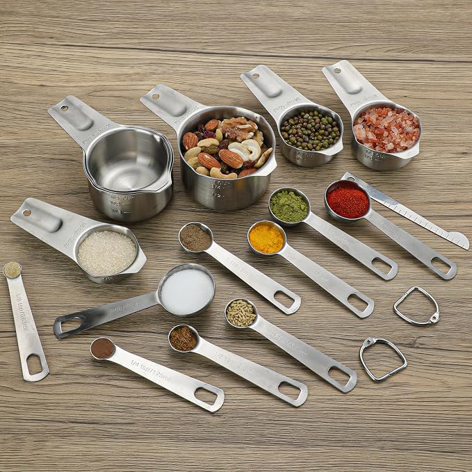 17 Pieces Measuring Cups & Spoons set, 7 Cups, 9 Spoons, 1 Leveler, 18/8 Stainless Steel,Kitchen Gadgets for Cooking & Baking with two Ring Connector, Silver