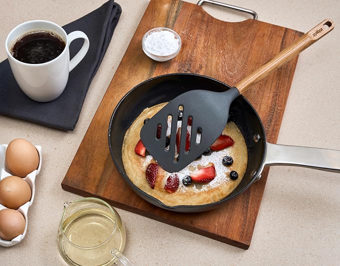 Zyliss Slotted Turner Oak Wood – Durable Kitchen Turner with Heat-Resistant Head, Non-Stick Safe Design, FSC Oak Handle, Slotted for Draining Oil and Lifting Food, Ideal for Frying and Serving 13.4"
