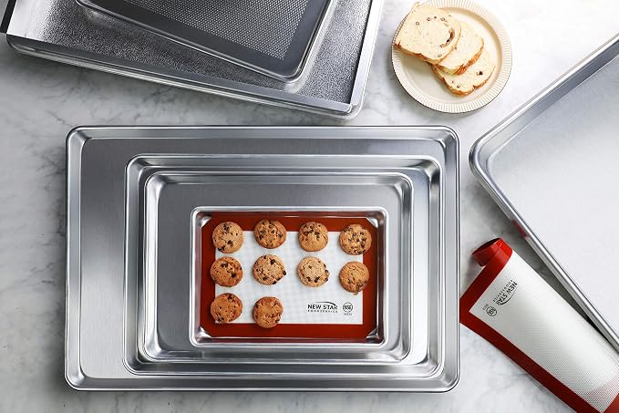 New Star Foodservice Commercial Grade Silicone Baking Mat Non-Stick Pan Liner, 17 x 25 inch (Full Size)