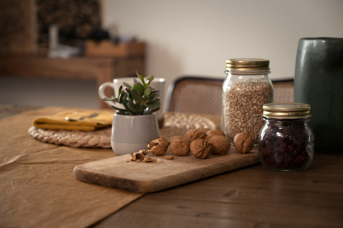 How to Choose a Cutting Board: Material, Size, and What Ruins Knives