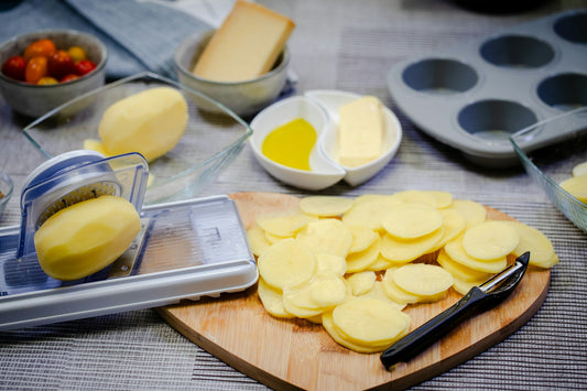 Mandoline vs Knife: When Is Each Actually Worth Using?