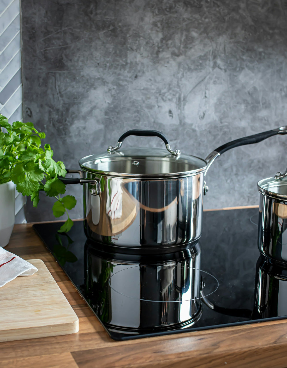 Nonstick vs Stainless Steel: Which Pan for What