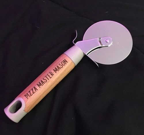 Personalized Pizza Cutter – Custom Engraved Wooden Handle, Stainless Steel Pizza Wheel, Kitchen Cutting Tool