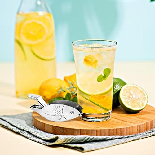 Lemon Juicer, Manual Lemon Squeezer Portable Lime Juicer, Fish Shape Hand Press Juicer for Orange Lemon Lime Pomegranate (fish, 1pcs)
