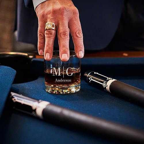 Bullet Whiskey Chilling Stones Gift Set - Whiskey Glasses and Wooden Box (Oakmont - Bullet Stones)