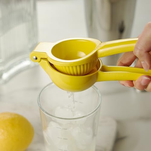 True Lemon Press, Handheld Juicer Squeezer, Citrus Juicer for Wedding, Birthday, Cocktail Parties, Kitchen Gadget, Home Bar, Set of 1, Yellow