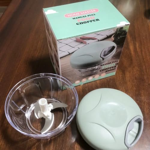 Onion Chopper, Vegetable, Garlic Kitchen Cutter with Container, Pull String Hand Manual Food Processor Mincer Shredder for Cutting Onions Chili Ginger Seasoning Food Chopper