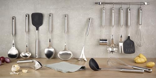 Fissler Essential/Stainless Steel Garlic Press (20 cm) Crushes Garlic & Ginger with Hanging Loop - Dishwasher Safe