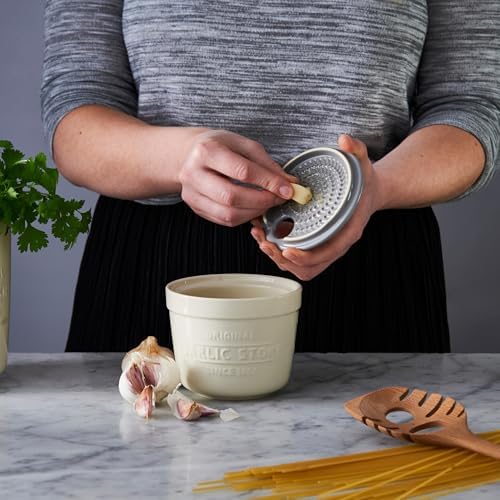 Mason Cash | Innovative Kitchen Garlic Storage & Grater