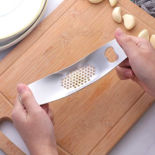 Stainless Steel Garlic Press Mincer,Kitchen Gadget with Handle,Easy Use &Clean, Dishwasher Safe,for Nuts & Seeds (silver)