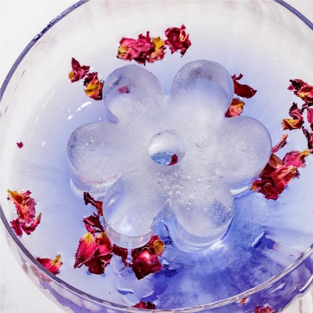 DRINKSPLINKS Retro Daisy Ice Cube Tray. Large Flower Ice Cube Molds.