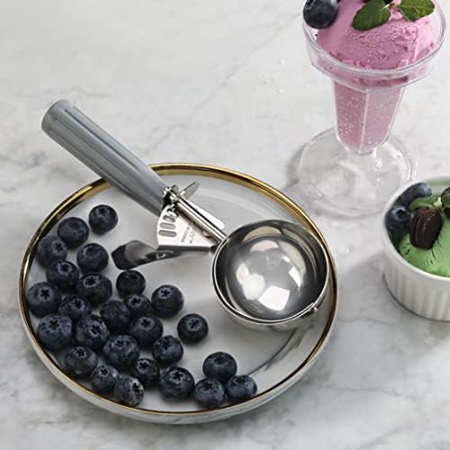 New Star Foodservice Commercial-Grade Thumb Press Food Disher/Ice Cream Scoop, 18/8 Stainless Steel, 4 oz, Size 8, Grey