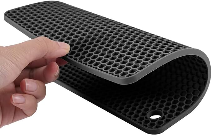 Silicone Non-Slip, Heat Resistant & Water-Trapping Trivet Mats for Hot Pots & Pans & Dishes & Cookware, Multipurpose Kitchen Table Coaster, 7.1 Inch, 2 Pcs, Black