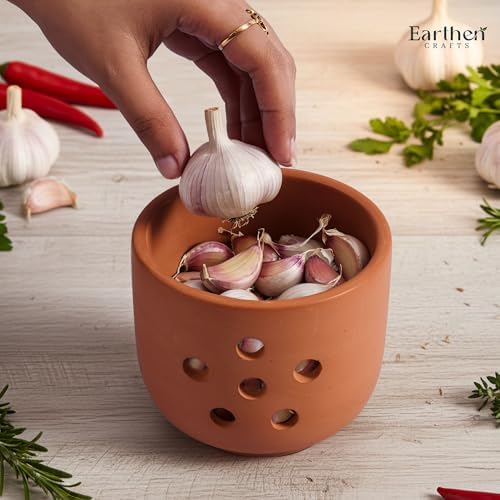 EARTHEN CRAFTS Terracotta Garlic Keeper 4.5" Handmade Clay Garlic Jar with Lid Storage Container for Gifts, Garlic Saver for Kitchen Countertop Decor for Fresh Garlic Cloves