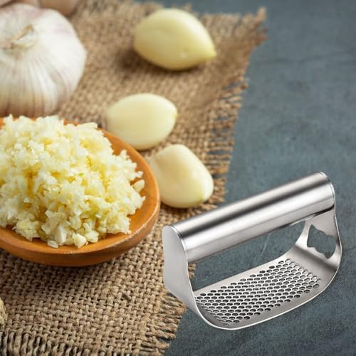 Stainless Steel Garlic Presser, Garlic Press Rocker Heavy Duty Stainless Steel Garlic Mincer, Garlic Chopper with Peeler And Cleaning Brush for Smash Garlic Kitchen Tools (B)