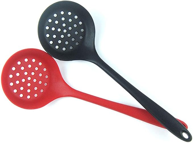 Silicone Slotted Skimmer Spatula Lightweight Slotted Spoon Skimmer Spoon Strainer Ladle with Long Handle (Red)