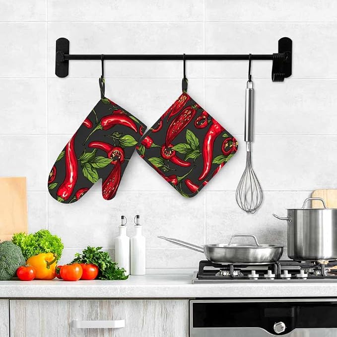 Mxocom Mexican Hot Pepper Chili Oven Mitts and Pot Holders Sets Slices Halves Crushed Pieces and Branch Organic Healthy Red Silicone Heat Resistant Kitchen Oven Gloves Pot Holder for Cooking
