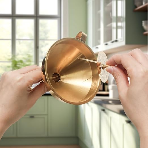 10.5cm/4.13inch Gold Stainless Steel Funnel with Strainer, Metal Funnel with Cleaning Brush, Filtering Funnel for Filling Bottles Transferring Liquid Oil Juice Milk Kitchen Use