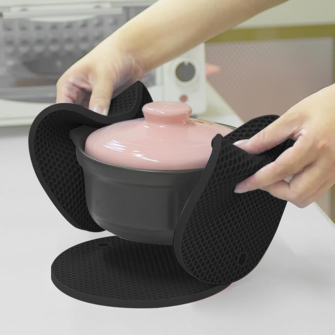 Silicone Non-Slip, Heat Resistant & Water-Trapping Trivet Mats for Water Glasses & Teacup & Coffee Cup & Dishes & Cookware, Multipurpose Kitchen Table Coaster, 5.5-Inch, 2 Pcs, Black