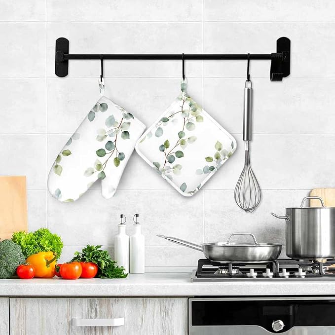 Mxocom Green Leaves Silicone Oven Mitts and Pot Holders Sets Eucalyptus Round Leaf Foliage Branches Twig Natural Plant Repeat BBQ Gloves for Kitchen,Cooking,Baking,Grilling