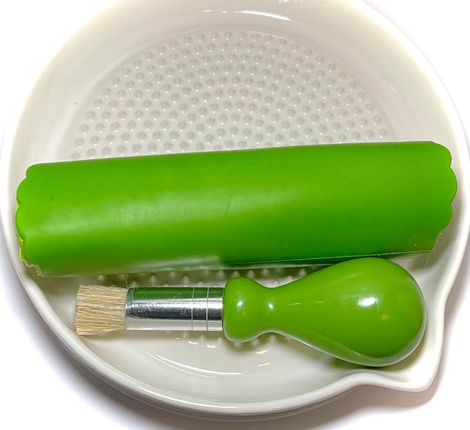 BonCera, Premium Ceramic Garlic Grater Plate 3-Piece Set - Large White Modern Design and Style - For Garlic, Ginger, Chocolate, and more! - Comes with 6" Plate, Peeler, and Brush