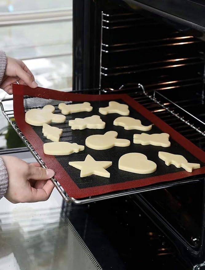 Silicone hollow Baking Mat Sheet, Set of 2. NonStick Oven Liner Perforated Mesh Pad, baked biscuits non-stick high temperature mat, breathable fiberglass baking mat, double-sided available.