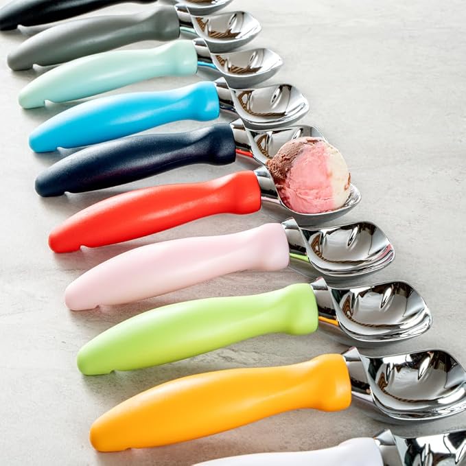 Restaurantware Comfy Grip 7.9 x 2 Inch Kitchen Ice Cream Scoop 1 Heavy-Duty Ice Cream Disher - Ergonomic PP Handle Dishwashable Red Metal Ice Cream Spade With Lid Opener Notch Multi-Use