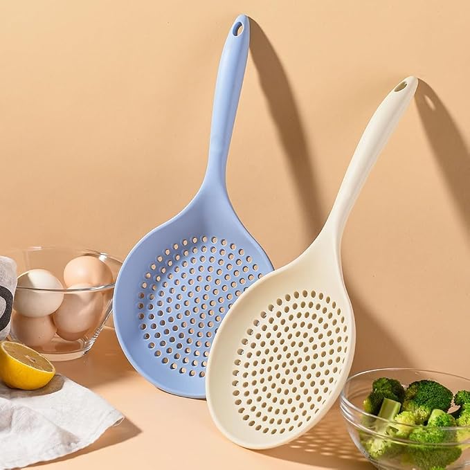 Silicone Skimmer Spoon, Spider Strainer Slotted Spoon Kitchen Ladle Strainer 6.7'' Heat Resistant Drain For Straining Vegetables And Oil(white)