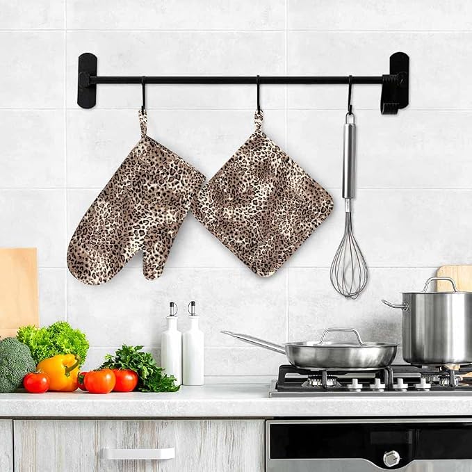 Mxocom Striped Leopard Oven Mitts and Pot Holders Sets Animal Skin Silicone Heat Resistant Kitchen Oven Gloves Pot Holder for Cooking