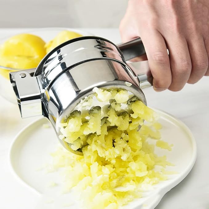 Large Stainless Steel Potato Ricer, 3 Interchangeable Discs for Fine, Medium, and Coarse, Heavy Duty Potato Masher and Ricer Kitchen Tool，Press and Mash For Perfect Mashed Potatoes