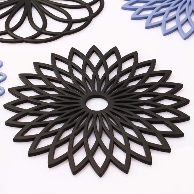 ME.FAN Silicone Trivet Mat - Kitchen Hot Pads for Pots & Dish - Insulated Teapot Trivet - Flexible, Durable, Non-Slip Large Coasters 3 Set Black