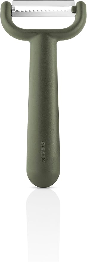 EVA SOLO | Green Tools julienne Peeler | Efficient peeler for making impressive vegetable or fruit ribbons or strips | Danish Design & Functionality | Kitchen Gadgets & Accessories