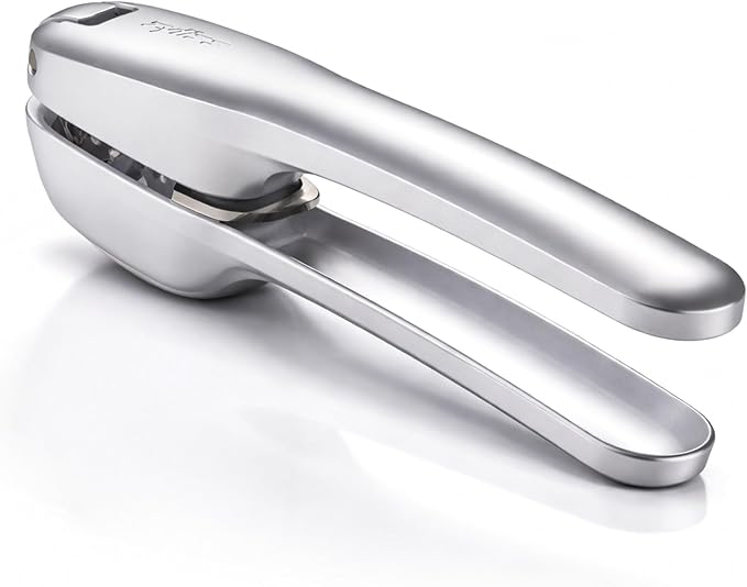 Zyliss Susi 4 Garlic Press - Garlic Crusher for Efficient Mincing - Odor-Free Hands - Large Chamber Made of Durable Stainless Steel - Mess-Free Kitchen Gadget - PFAS-Free Non-Stick Coating - Silver