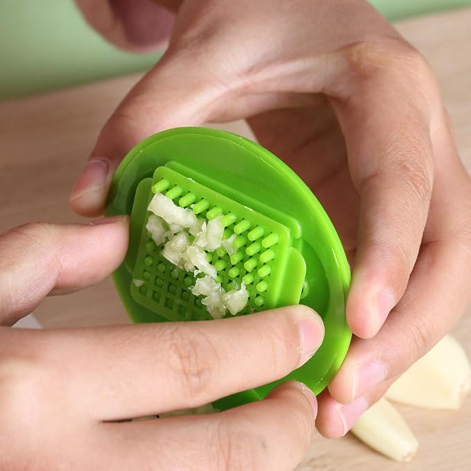 Garlic Chopper Roller, Garlic Press and Peeler Ginger Cutter Mincer with Stainless Steel Blades Kitchen Gadget Tool Set Green