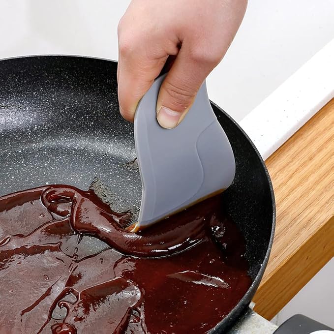 Pan Scraper Silicone Scraper, Penguin Shape Kitchen Tool Oil Plate Multifunction Scraper Bowl Scraper For Kitchen Pans, Bowls Baking Washing, Grey+Pink