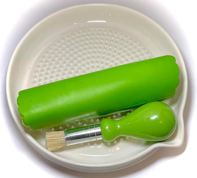 BonCera, Premium Ceramic Garlic Grater Plate 3-Piece Set - Large White Modern Design and Style - For Garlic, Ginger, Chocolate, and more! - Comes with 6" Plate, Peeler, and Brush