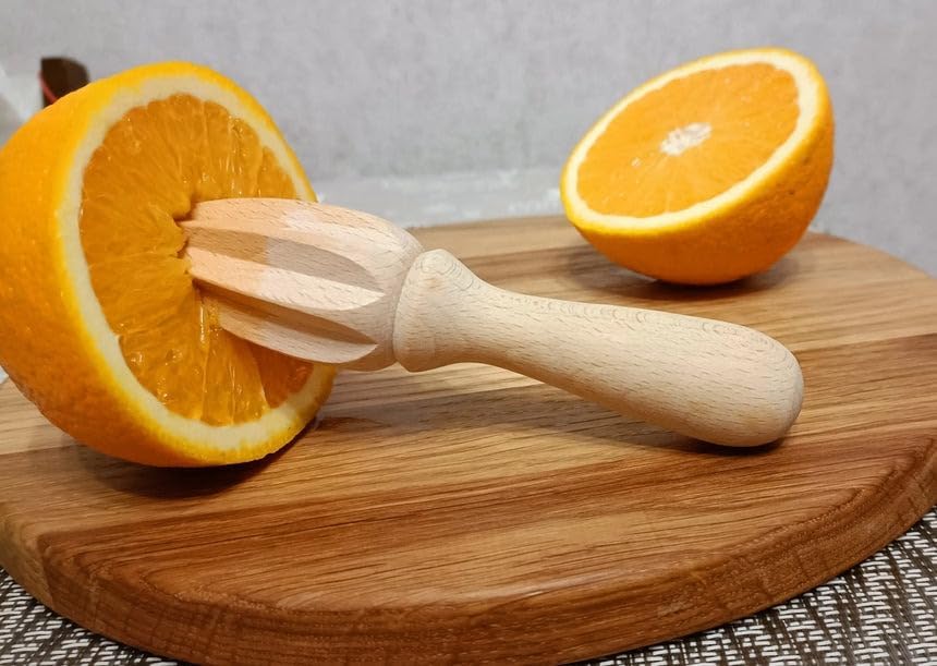 Wooden Citrus Reamer 6.1 Inches – Manual Lemon Squeezer and Citrus Juicer for Limes, Oranges, Lemons – Handheld Wooden Juice Extractor – Natural Brown Wood