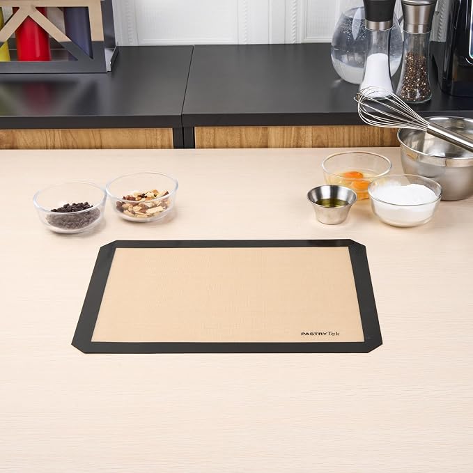 Restaurantware Non-Stick Baking Mat - 1 Count 11.8 x 15.7 Inches Silicone Baking Sheet Liner Heat-Resistant Reusable Pastry Mat Durable Non-Slip Black
