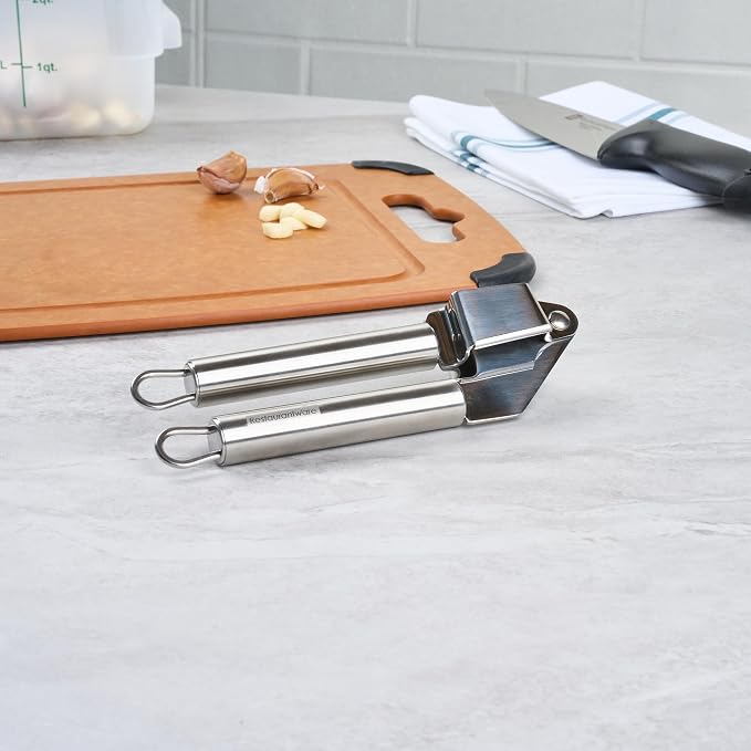 Restaurantware Stainless Steel Garlic Press - German Standard Garlic Mincer Tool Easy to Squeeze and Clean, Dishwasher Safe - Heavy Duty Garlic Chopper Tool for Ginger, Seeds