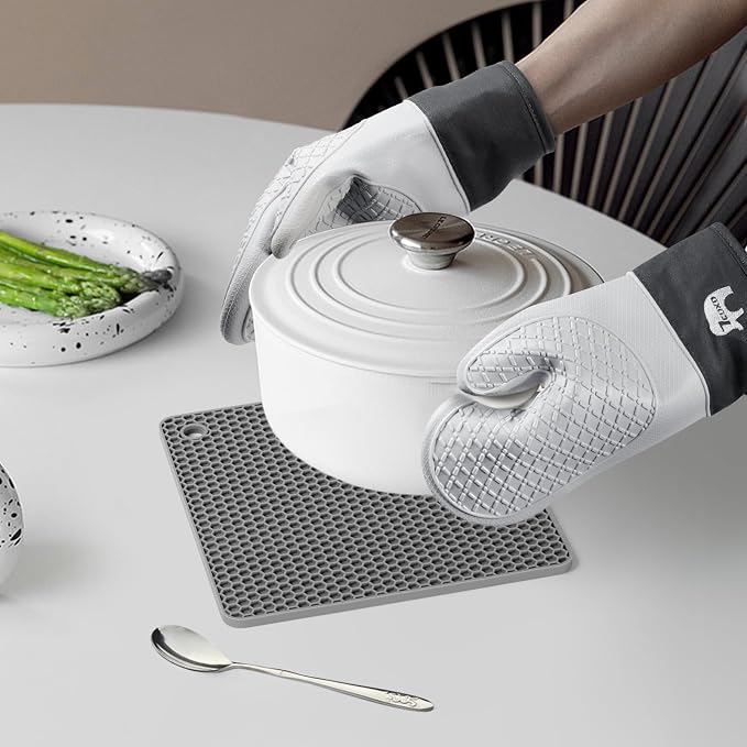 Oven Mitts and Pot Holders Sets for Kitchen, 2 Pack Extra Long Heat Resistant Silicone Oven Mitt Heat Resistant 500°F with Soft Cotton Lining for BBQ, Baking and Cooking