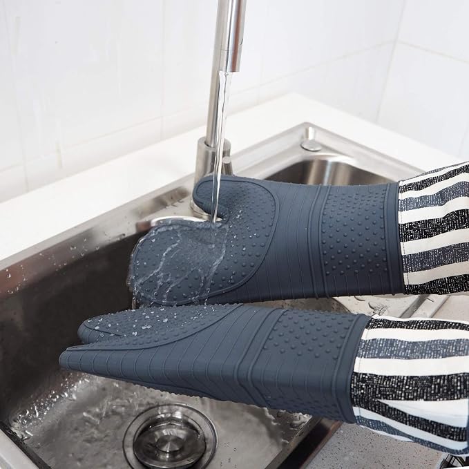 Heat Resistant 550 Degree Oven mitt, Silicone Oven Hot Mitts - 1 Pair, Extra Long Professional Baking Oven Gloves - Food Safe,Pot Holders Cooking,Grilling,Kitchen (Grey Mittens)
