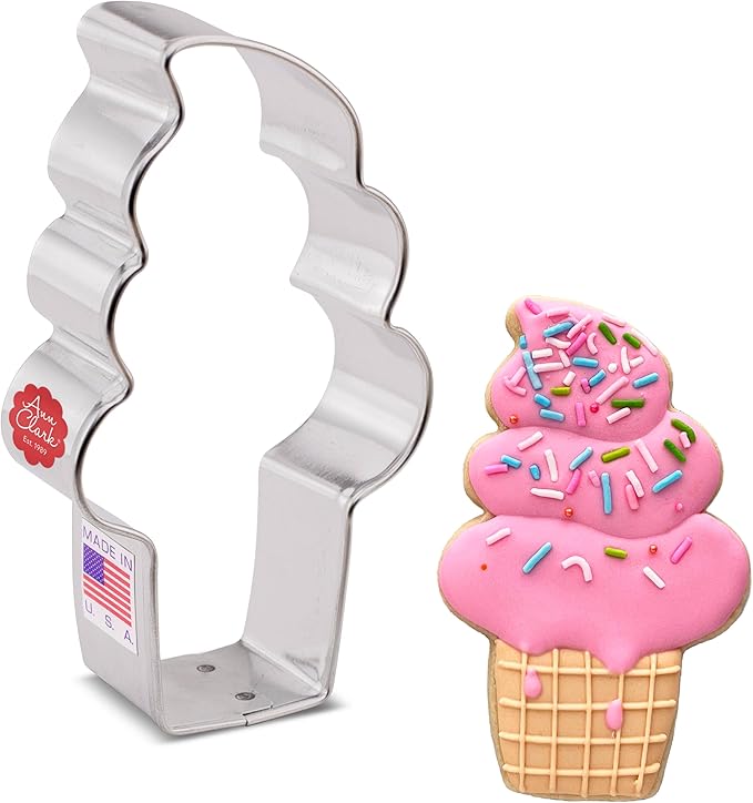Ann Clark Soft Serve Ice Cream Cone Cookie Cutter, 4"