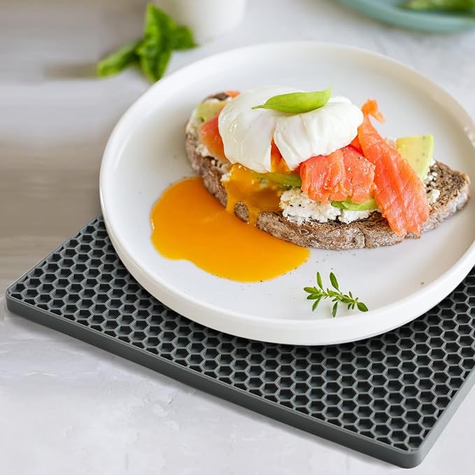Trivets for Hot Dishes - Hot Pads for Kitchen, Silicone Pot Holders for Hot Pots and Pans, Silicone Mats for Kitchen Countertops, Table, Flexible Easy to Wash and Dry