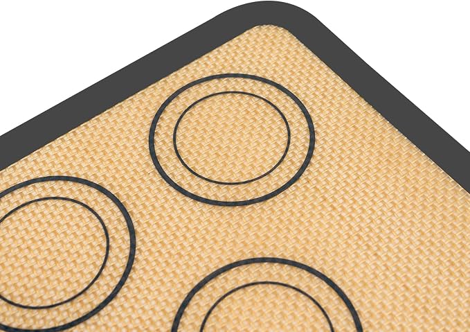 Silicone Baking Mat with 30 Macaron Circles, 41.9 x 29.5 cm, Gray | Nonstick silicone and fiberglass pastry mat with 30 guides, 0.75 mm thick; oven safe to 446°F and dishwasher safe