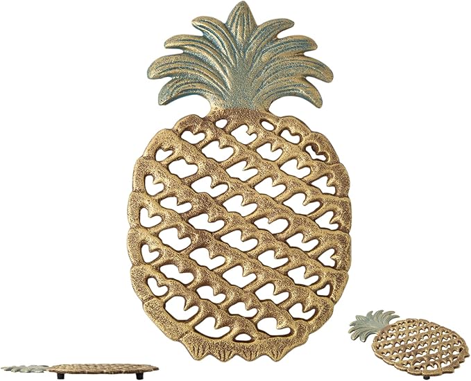 Comfify Cast Iron Pineapple Trivet – 5.9"×9" – Rubber Pegs Included | Gold; cast iron; 5.9"L x 9"W x 0.59" thick; rubber peg feet + spare set; tropical vintage; kitchen dining table